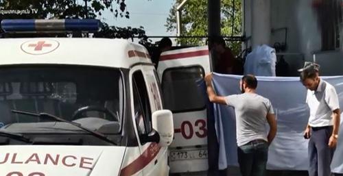 Машина скорой помощи на месте происшествия. Фото: https://rus.azatutyun.am (RFE/RL)