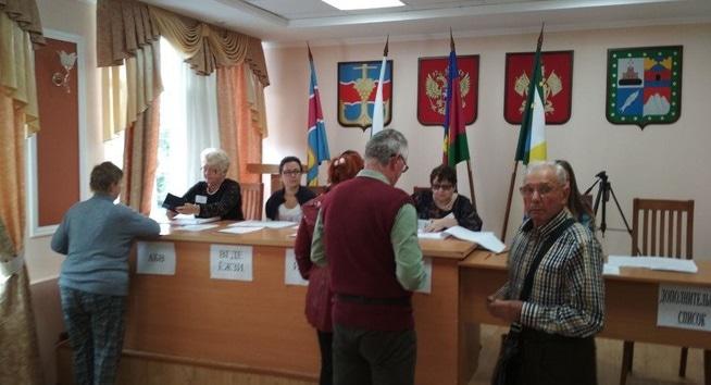 Процесс голосования на УИК 4949 в Тамани. Фото: Владимир Егоров, https://www.golosinfo.org/ru/articles/142923#/