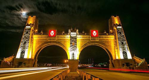 Триумфальные въездные ворота Магаса. Фото: Евгений Шивцов https://ru.wikipedia.org/