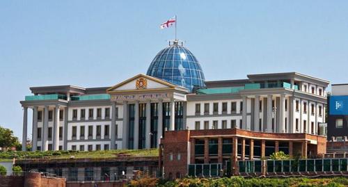 Президентский дворец в Тбилиси. Фото ge.igotoworld.com/ru/poi_object/15366_presidential-palace-tbilisi.htm
