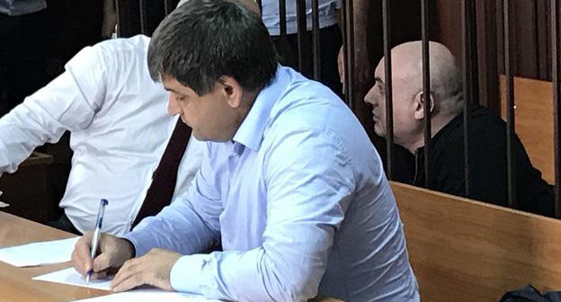 Заседание суда по делу Мусаева у здания суда. Фото Патимат Махмудовой для "кавказского узла" 
