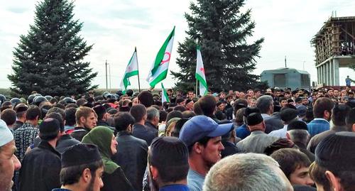 Участники протестов в Ингушетии. Магас, 4 октября 2018 года. Фото: Умар Йовлой для "Кавказского узла"