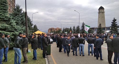 Участники митинга в Магасе. 5 октября 2018 г. Фото: Умар Йовлой для "Кавказского узла"