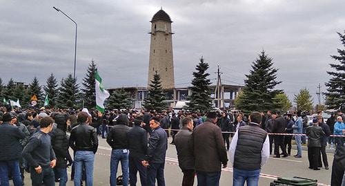Участники митинга в Магасе. 5 октября 2018 г. Фото: Умар Йовлой для "Кавказского узла"