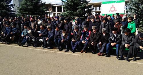 Участники протестов в Магасе. 6 октября 2018 года. Фото предоставлено "Кавказскому узлу" Якубом Гогиевым