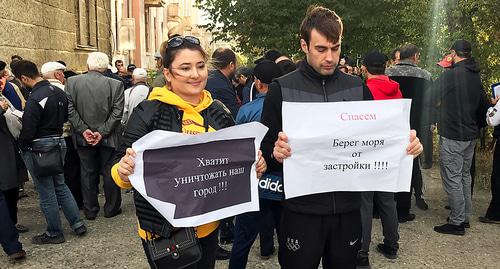 Участники митинга в Каспийске. 7 октября 2018 г. Фото Патимат Махмудовой для "Кавказского узла"