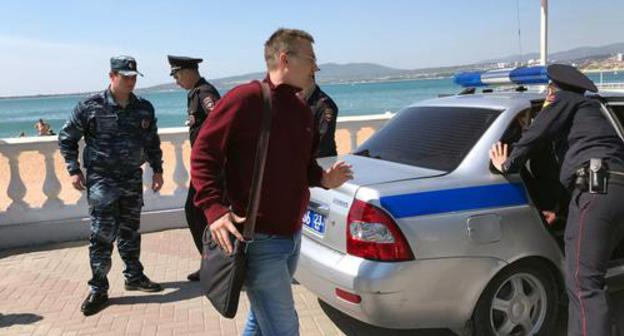 Адвокат Михаил Беньяш во время задержания. Фото Светланы Кравченко для "Кавказского узла"