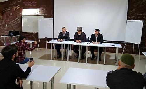 Участники пресс-конференции Ингушского комитета национального единства, 28 октября 2018. Фото Умара Йовлоя для "Кавказского узла".