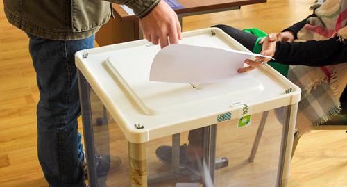 Голосование на избирательном участке в Тбилиси. Фото Инны Кукуджановой для "Кавказского узла".