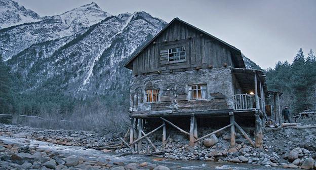 Кадр из фильма "Глубокие реки". Кадр из видео пользователя TRAILER RU 
https://www.youtube.com/watch?v=GYWHE7mQWF4