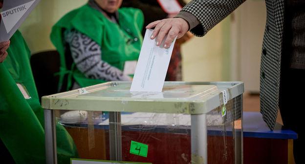 Выборы в Грузии. Фото  Sputnik / Alexander Imedashvili
 https://sputnik-georgia.ru/election-2018/20181029/242729176/Kak-proshli-vybory-v-Gruzii---otsenka-nablyudateley-OBSE-PASE-i-drugikh-organizatsiy.html