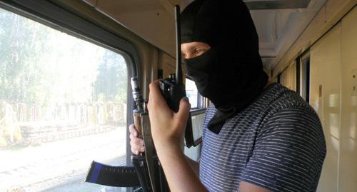Сотрудник спецслужб. Фото http://nac.gov.ru/antiterroristicheskie-ucheniya/operativnym-shtabom-v-kaluzhskoy-oblasti-3.html