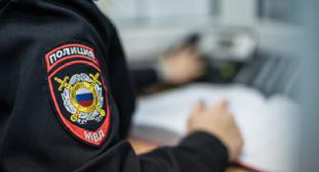 Сотрудник полиции. Фото Елены Синеок, Юга.ру