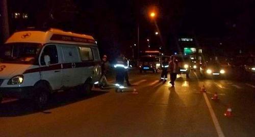 После столкновения микроавтобуса и легкового автомобиля в Черноземельском районе Калмыкии. Фото http://08.mchs.gov.ru/upload/site34/document_operational/lRhyjkVls1.jpg