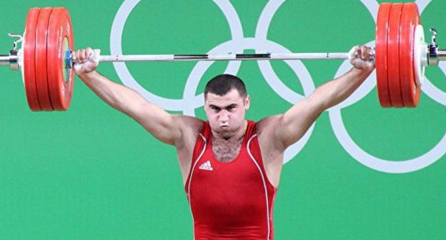Симон Мартиросян. Фото: Ани Меджлумян/Sputnik 
https://ru.armeniasputnik.am/sport/20170408/6954772/armyanskij-tyazheloatlet-pokoril-evropu.html