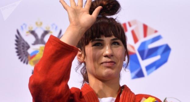 Нино Одзелашвили. Фото:  Sputnik / Максим Богодвид, https://sputnik-georgia.ru/sport/20181110/242890071/Odzelashvili-stala-pervoy-zhenschinoy-chempionkoy-mira-iz-Gruzii-po-sambo.html