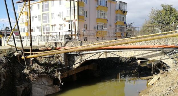 Пострадавший при наводнении дом на улице Петрозаводской в Сочи. Ноябрь 2018 года. Фото Светланы Кравченко для "Кавказского узла"