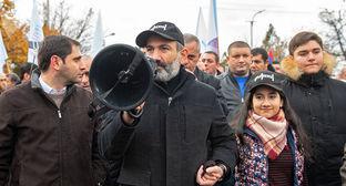 Никол Пашинян и его сторонники на шествии в Ереване. Фото: ©Sputnik/Asatur Yesayants https://ru.armeniasputnik.am/politics/20181124/15846415/nuzhen-balans-polnomochij-pashinyan-anonsiroval-izmeneniya-konstitucii.html