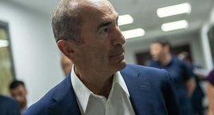 Роберт Качарян. Фото © Sputnik / Asatur Yesayants
https://ru.armeniasputnik.am/politics/20180904/14244201/kocharyan-ne-smozhet-pokinut-armeniyu---sledstvie-ustanovilo-meru-presecheniya.html