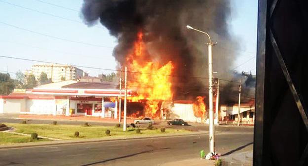 Пожар на АЗС. Фото: Пресс-служба МЧС https://ru.oxu.az/society/286556