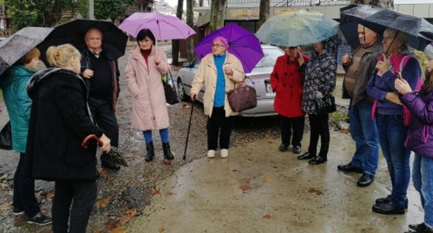 Фото: жители Лоо на сходе. Фото Светланы Кравченко для "Кавказского узла".