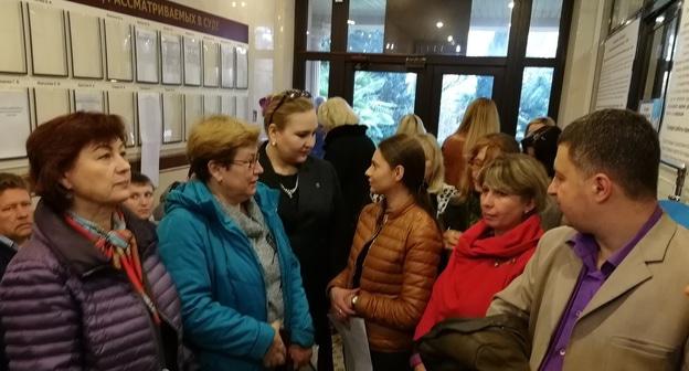 Пайщики ЖК "Русь" в здании суда. Сочи, ноябрь 2018 года. Фото Светланы Кравченко для "Кавказского узла"
