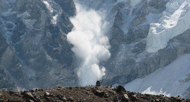 Сход лавины. Фото: Chagai https://ru.wikipedia.org/