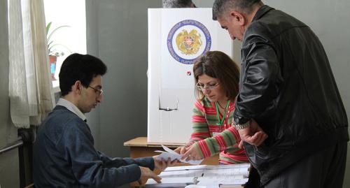 На избирательном участке в Армении. 2 апреля 2017 год. Фото Тиграна Петросяна для "Кавказского узла".