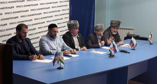Участники пресс-конференции. Назрань, 8 декабря 2018 года. Фото Умара Йовлоя для "Кавказского узла"