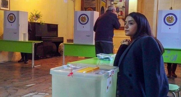 Голосование на внеочередных парламентских выборах в Армении. Ереван, 9 декабря 2018 года. Фото Григория Шведова для "Кавказского узла"