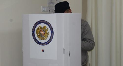 Голосование на избирательном участке 4/23 в Ереване. 9 декабря 2018 года. Фото Тиграна Петросяна для "Кавказского узла"