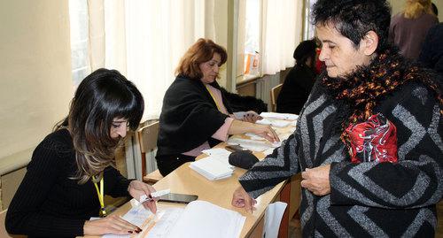 На избирательном участке в Армении. Фото Тиграна Петросяна для "Кавказского узла"