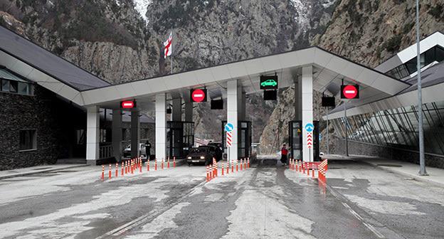 Военно-Грузинская дорога. Фото: © Photo: official site of the MTCIT of RA
https://ru.armeniasputnik.am/caucasus/20181113/15642503/situaciya-na-verhnem-larse-kpp-zakryt-dlya-bolshegruzov.html