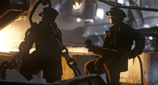 Участок разлива стали. Фото  Sputnik / Всеволод Тарасевич
 https://sputnik-georgia.ru/spravka/20170715/236637245/Den-metallurga-16-ijulja-v-Rossii-pozdravlenija-programma-meroprijatij.html