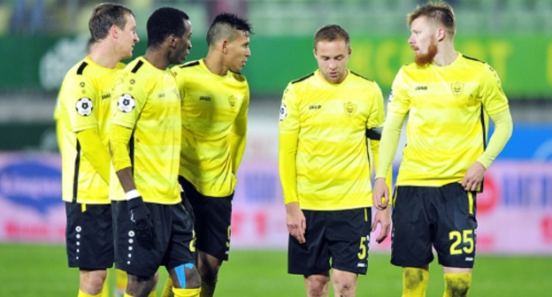 Игроки "Анжи". Фото: пресс-служба ФК "Анжи", http://www.fc-anji.ru/news/ru/club_news/luchshij_igrok_anji_golosovanie161218/