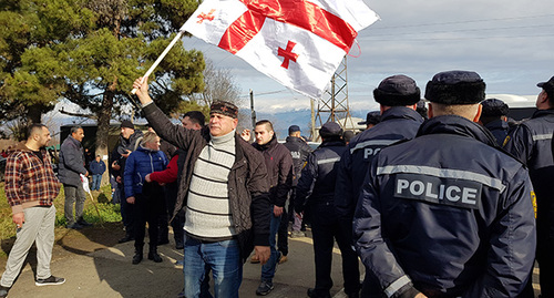 Столкновение оппозиционеров с полицией. 16 декабря 2018 г. Фото: REUTERS/David Chkhikvishvili