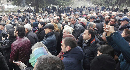Акция протеста оппозиции перед зданием суда. 20 декабря 2018 г. Фото Инны Кукуджановой для "Кавказского узла"