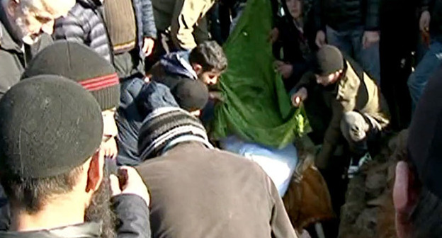 Похороны Темирлана Мачаликашвили. Фото © Sputnik / STRINGER
 https://sputnik-georgia.ru/incidents/20180111/238865537/Temirlana-Machalikashvili-pohoronili-v-Pankisskom-ushhele.html