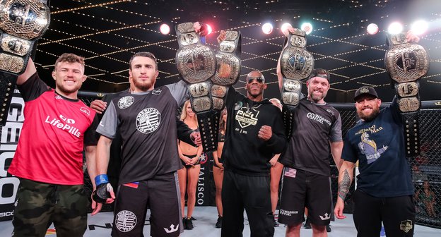 Магомед Магомедкеримов (второй слева). Фото со страницы PFL в Twitter. https://twitter.com/ProFightLeague?ref_src=twsrc%5Etfw%7Ctwcamp%5Etweetembed&ref_url=https%3A%2F%2Fsport24.ru%2Fnews%2Fmma%2F2019-01-01-rashid-magomedov-magomed-magomedkerimov-abusupiiyan-magomedov-finaly-pfl-31-dekabrya-million-dollarov-video