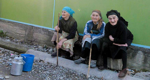 Пенсионеры в Грузии. Фото: Nodar Tskvirashvili, RFE/RL