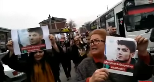 Акция в поддержку Мехамана Гусейнова в Баку, 3 января 2019 года. Кадр видео MeydanTV https://www.youtube.com/watch?v=MkvK-QmgNZo&t=843s