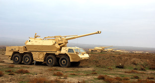 Самоходные артиллерийские установки на учениях азербайджанских войск. Декабрь 2018 года. Фото пресс-службы Минобороны Азербайджана, https://mod.gov.az/ru/news/provedeny-prakticheskie-strelby-iz-samohodnyh-artillerijskih-ustanovok-dana-video-25292.html