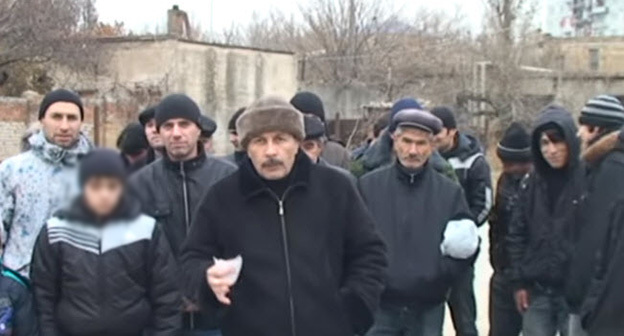 Жители села Храх-Уба. Кадр из видео "Кавказского узла" https://www.youtube.com/watch?v=4EfRqLvsemA