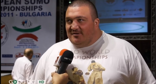 Алан Караев. Скриншот с видео https://www.youtube.com/watch?v=NkQaHSO68XQ