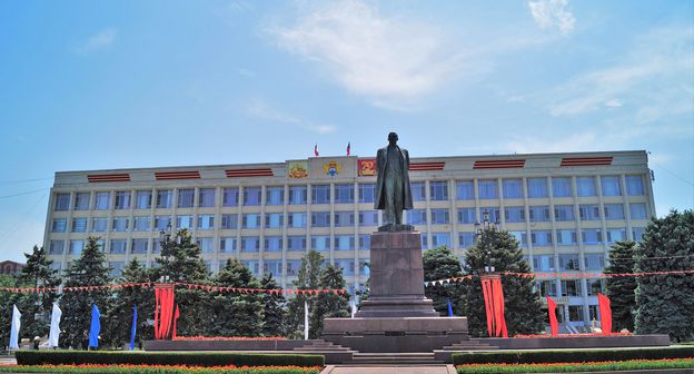 Здание администрации Махачкалы. Фото Shturman5578 https://ru.wikipedia.org/wiki/Махачкала