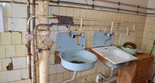 Кухня в общежитии в Сочи на улице Донская, 15. Фото Светлана Кравченко для "Кавказского узла".