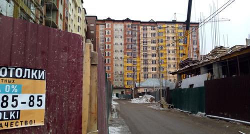 Строительство жилого дома. Нальчик. Фото Людмилы Маратовой для "Кавказского узла"