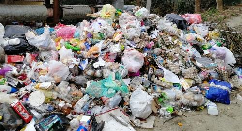 Свалка мусора в Сочи на улице Чебрикова. Фото: Светлана Кравченко для "Кавказского узла".