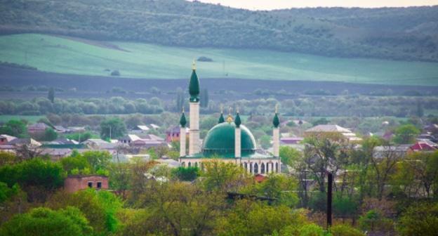 Сунжа. Фото: Евгений Шивцов, https://commons.wikimedia.org/wiki/File:Мечеть_города_Сунжи_2.jpg
