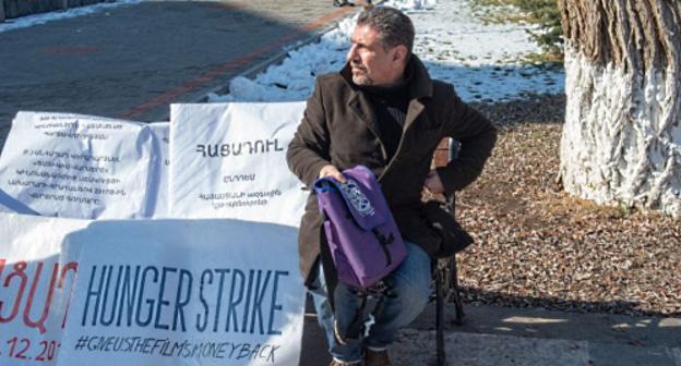 Ованнес Галстян. Фото: Sputnik / Asatur Yesayants https://ru.armeniasputnik.am/society/20190204/17110594/makunc-dolzhna-obnarodovat-zapis-rezhisser-ovannes-galstyan-obyavil-suhuyu-golodovku.html